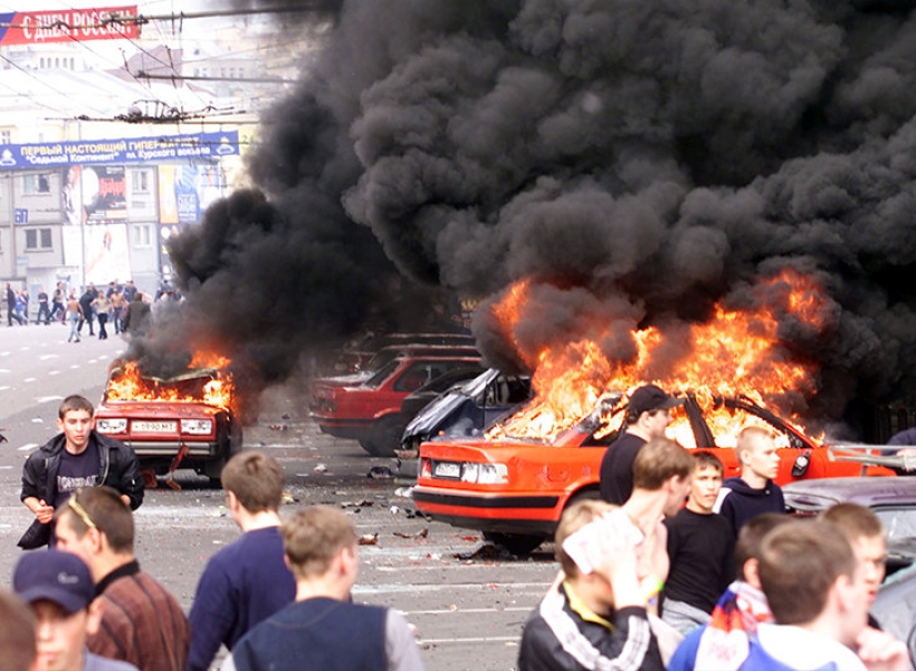 Cruel and scary: exactly 16 years ago, football fans trashed Manezhnaya Square
