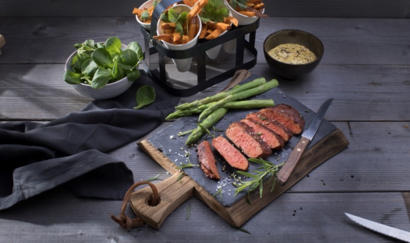 Cuando un vegano quiere carne: en Europa hoy en día, comienzan las ventas de filetes de verduras que no se pueden distinguir de los reales Cuando un vegano quiere carne: en Europa hoy en día, comienzan las ventas de filetes de verduras que no se pueden distinguir de los reales