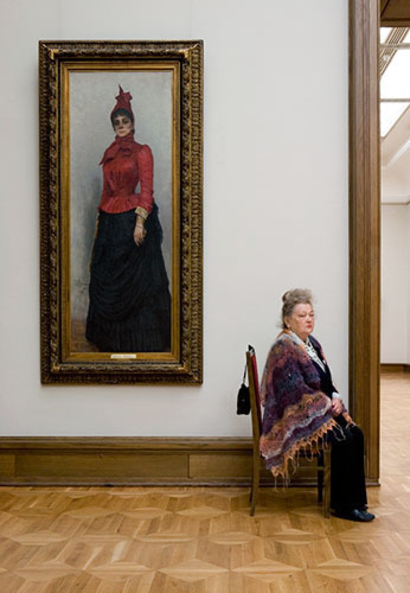 Curiosa serie de fotos "Cuidadores de museos rusos"