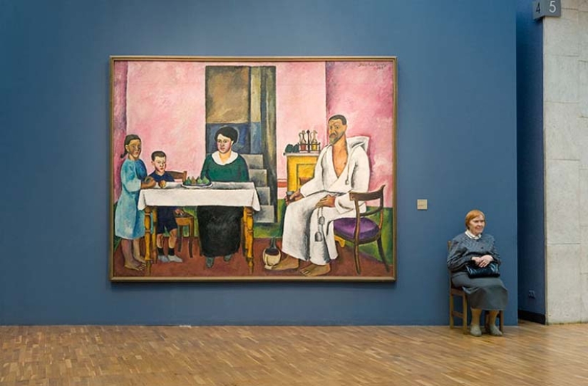 Curious photo series "Caretakers of Russian museums"