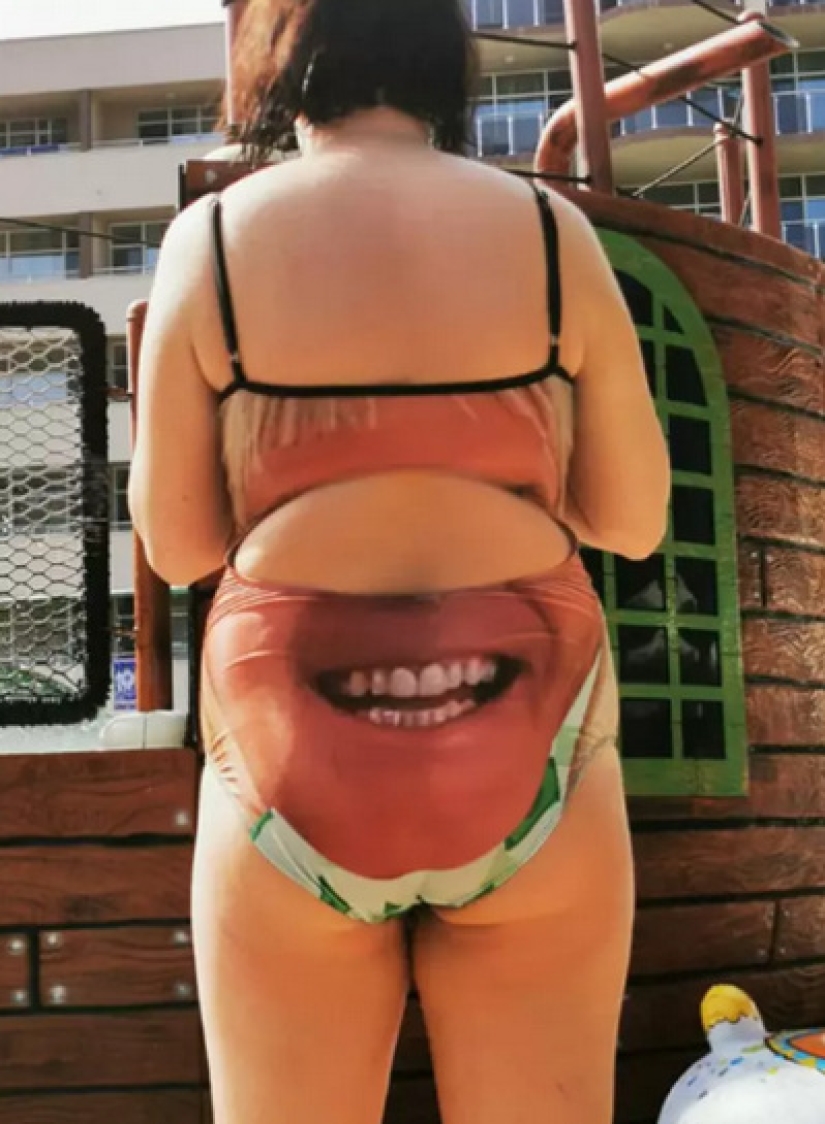 Dad didn't raise a flower for you: the father gave his daughter a swimsuit with his face to scare away guys Dad didn't raise a flower for you: the father gave his daughter a swimsuit with his face to scare away guys