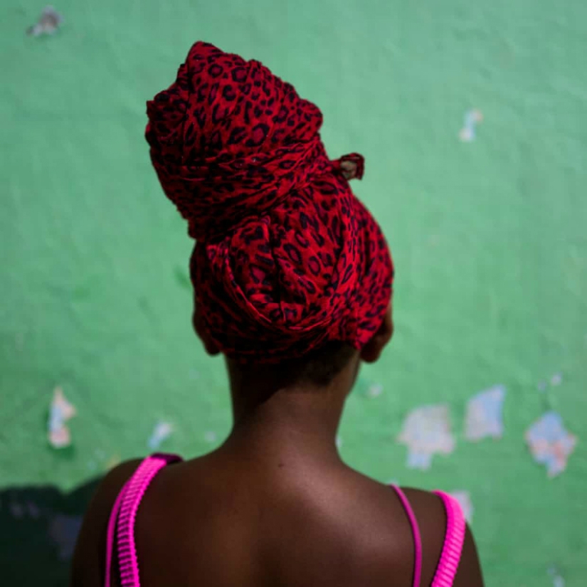 Dame un peinado y te daré pescado para almorzar: cómo se llevan mil personas en una isla del tamaño de un campo de fútbol Dame un peinado y te daré pescado para almorzar: cómo se llevan mil personas en una isla del tamaño de un campo de fútbol