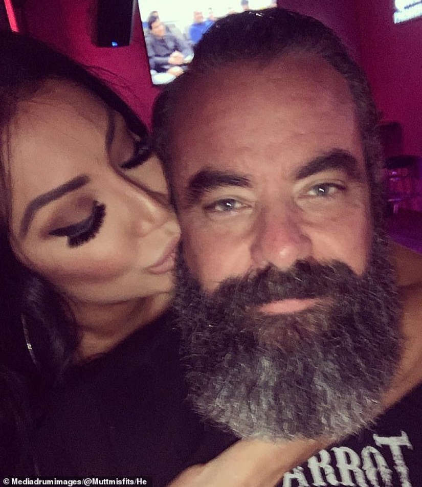 Dando vida a los marginados: una familia de Oklahoma salvó a más de 300 perros lisiados y enfermos Dando vida a los marginados: una familia de Oklahoma salvó a más de 300 perros lisiados y enfermos