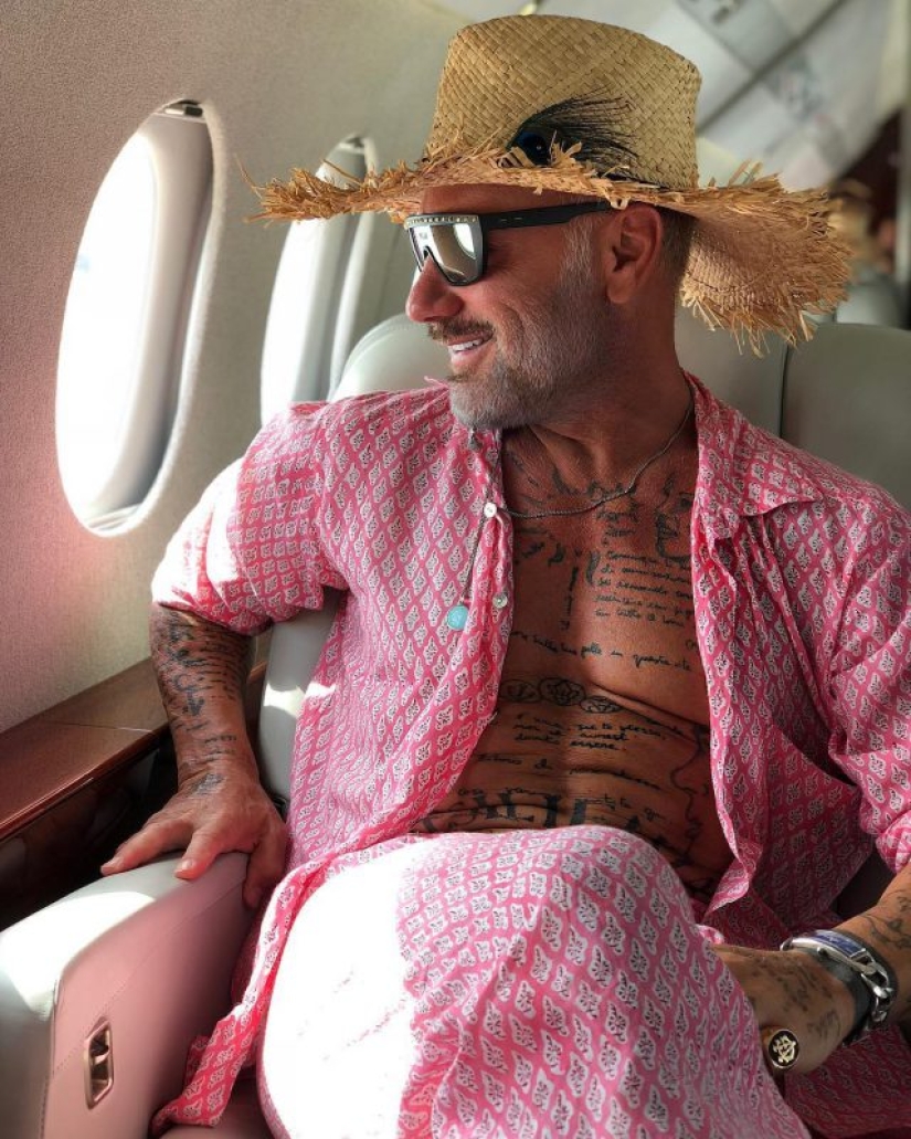 "Date prisa para vivir, morir joven!!!": lo divertido son las principales playboys Instagram