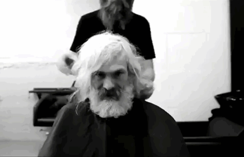 De indigentes a hipsters: un antiguo hombre sin hogar se conmueve hasta las lágrimas por su transformación