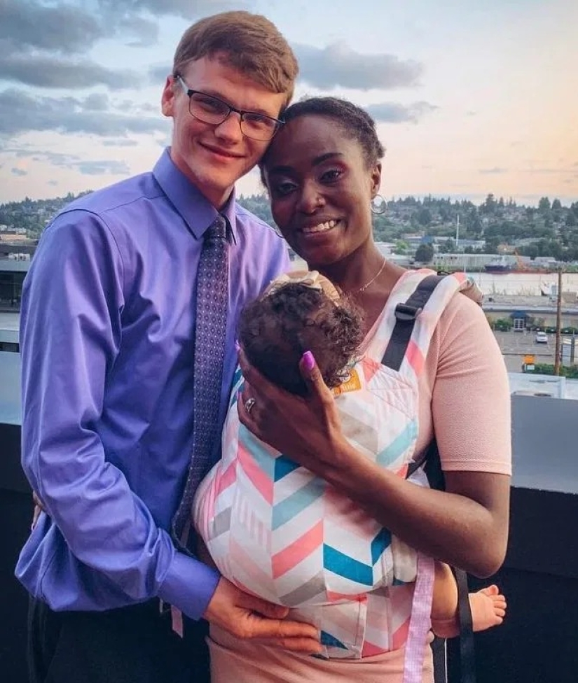 De tres en tres: una familia polígama cría a tres hijos y está lista para una nueva relación De tres en tres: una familia polígama cría a tres hijos y está lista para una nueva relación