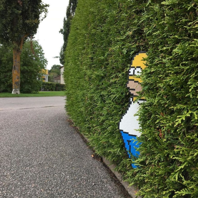 Dear, you have Putin pixelit: Swedish artist releases pixel heroes into the real world