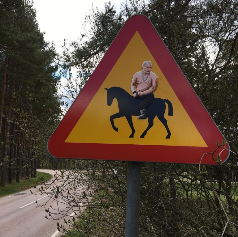 Dear, you have Putin pixelit: Swedish artist releases pixel heroes into the real world