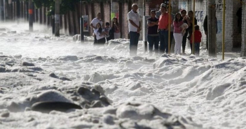 Debido al granizo, la ciudad mexicana se convirtió en un glaciar