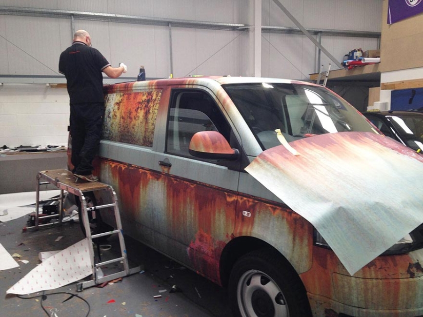 Definitely not stolen: the original car camouflage that will protect the car from thieves