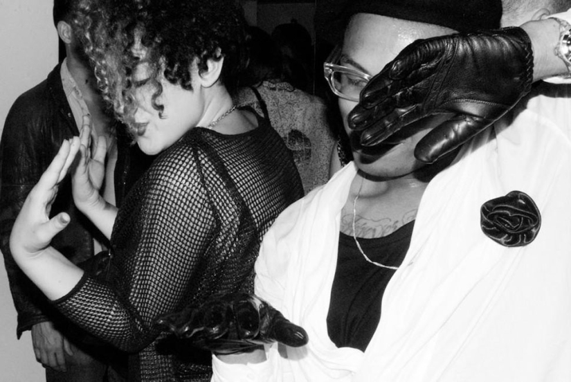 Descuido de la vida nocturna de los Británicos en los 80-90‑s de la lente en el club fotógrafo Adam Friedman