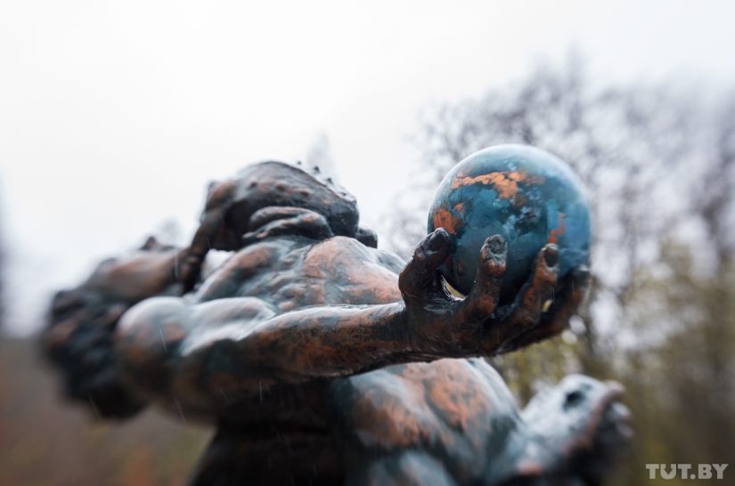 Desde la casa donde vivía Vysotsky, el empresario bielorruso hizo un extraño museo "como regalo para todas las personas" Desde la casa donde vivía Vysotsky, el empresario bielorruso hizo un extraño museo "como regalo para todas las personas"