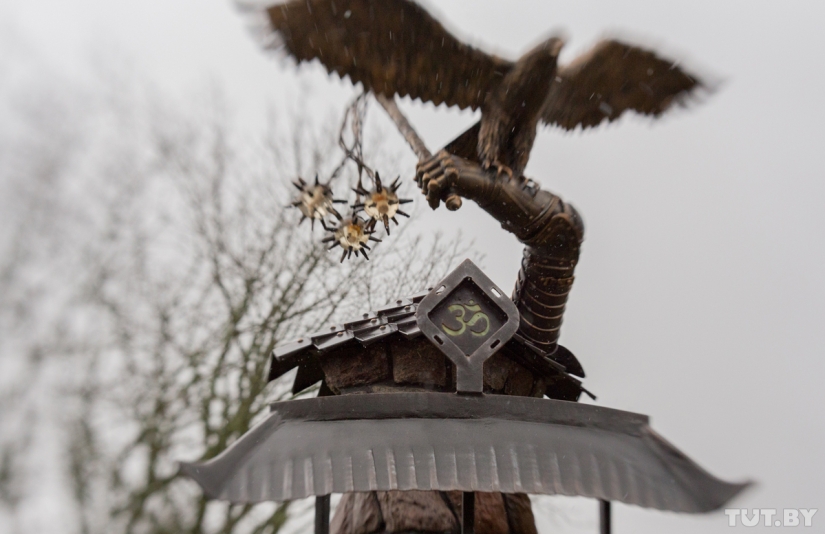 Desde la casa donde vivía Vysotsky, el empresario bielorruso hizo un extraño museo "como regalo para todas las personas" Desde la casa donde vivía Vysotsky, el empresario bielorruso hizo un extraño museo "como regalo para todas las personas"