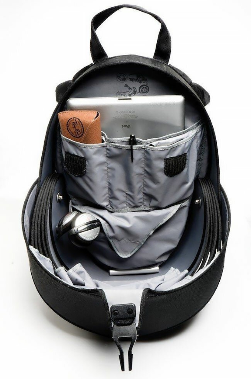 Designers from Colombia have created a backpack-shell of old tires