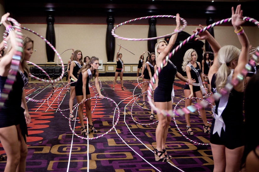 Detrás de las escenas de los concursos de belleza Detrás de las escenas de los concursos de belleza