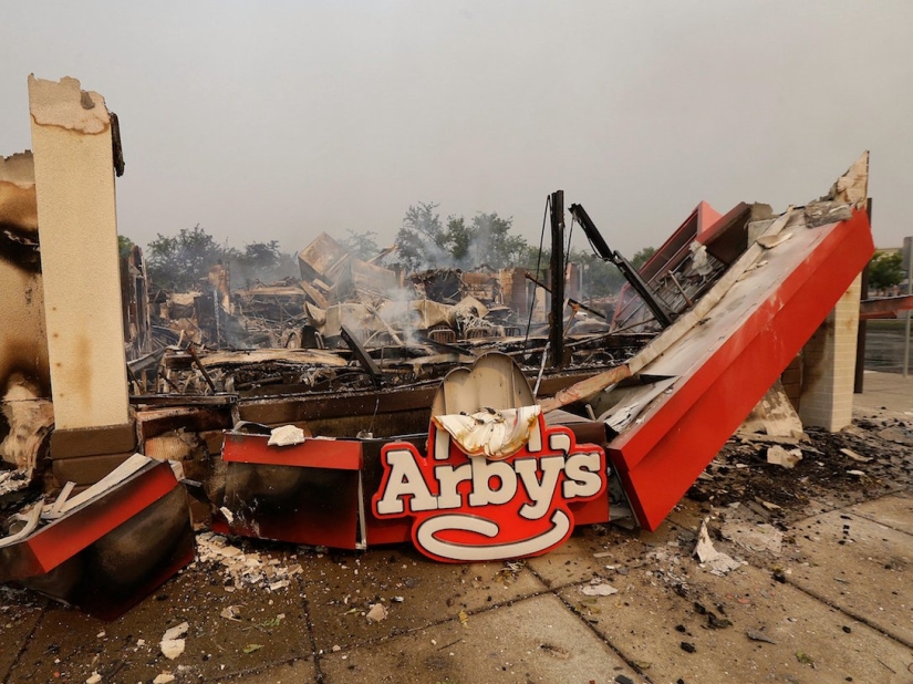 Devastation, ash and smoke: apocalyptic photos of California before and after wildfires