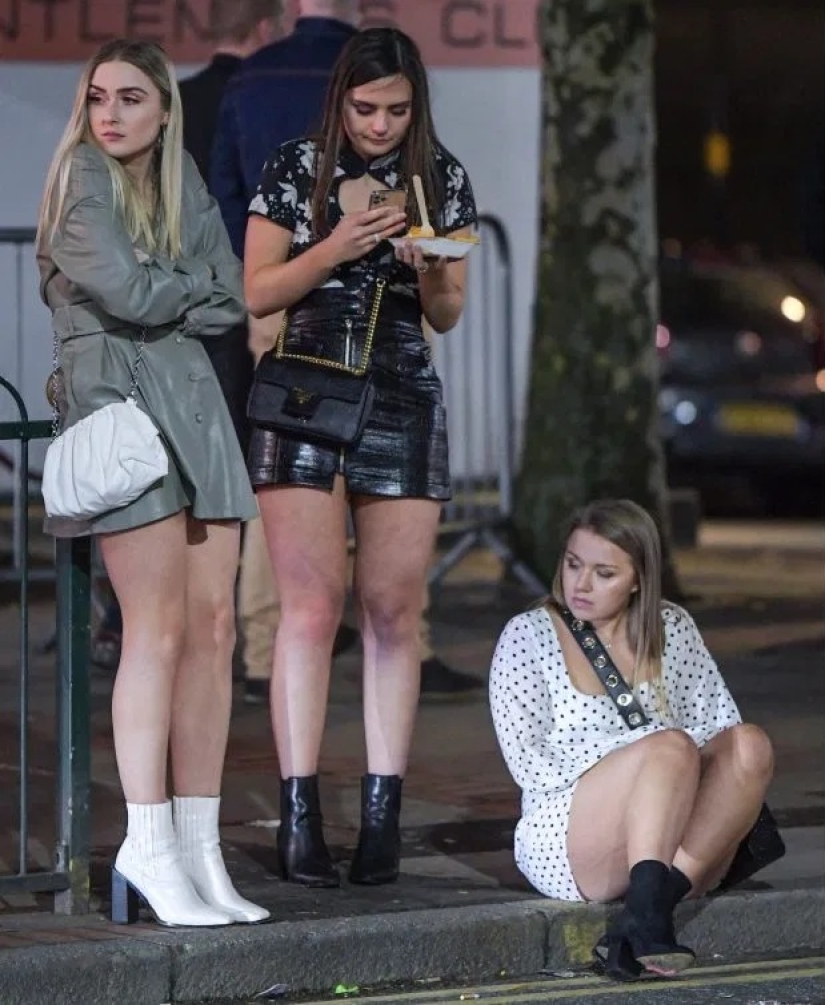 Diversión salvaje en medio de una tormenta: los británicos se queman en los pubs y clubes, a pesar del terrible clima