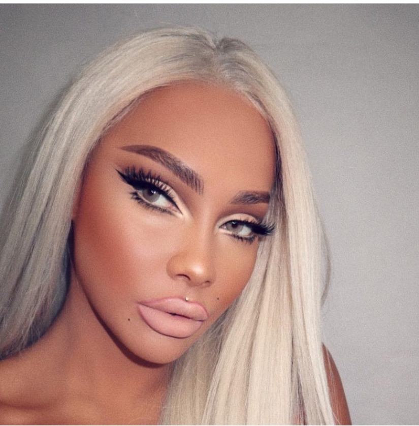 Doll face: Social media users do makeup like Bratz dolls