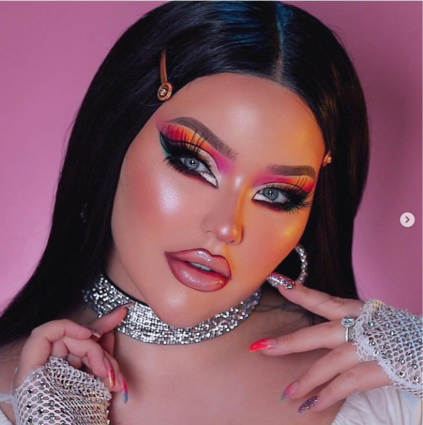 Doll face: Social media users do makeup like Bratz dolls
