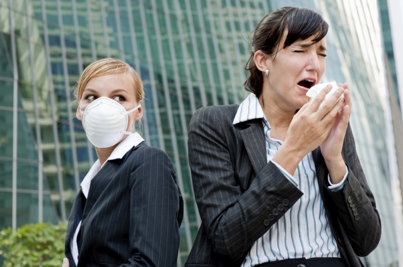 Don't tip, don't get in line, don't poke your finger: what not to do in Japan, so as not to offend the locals