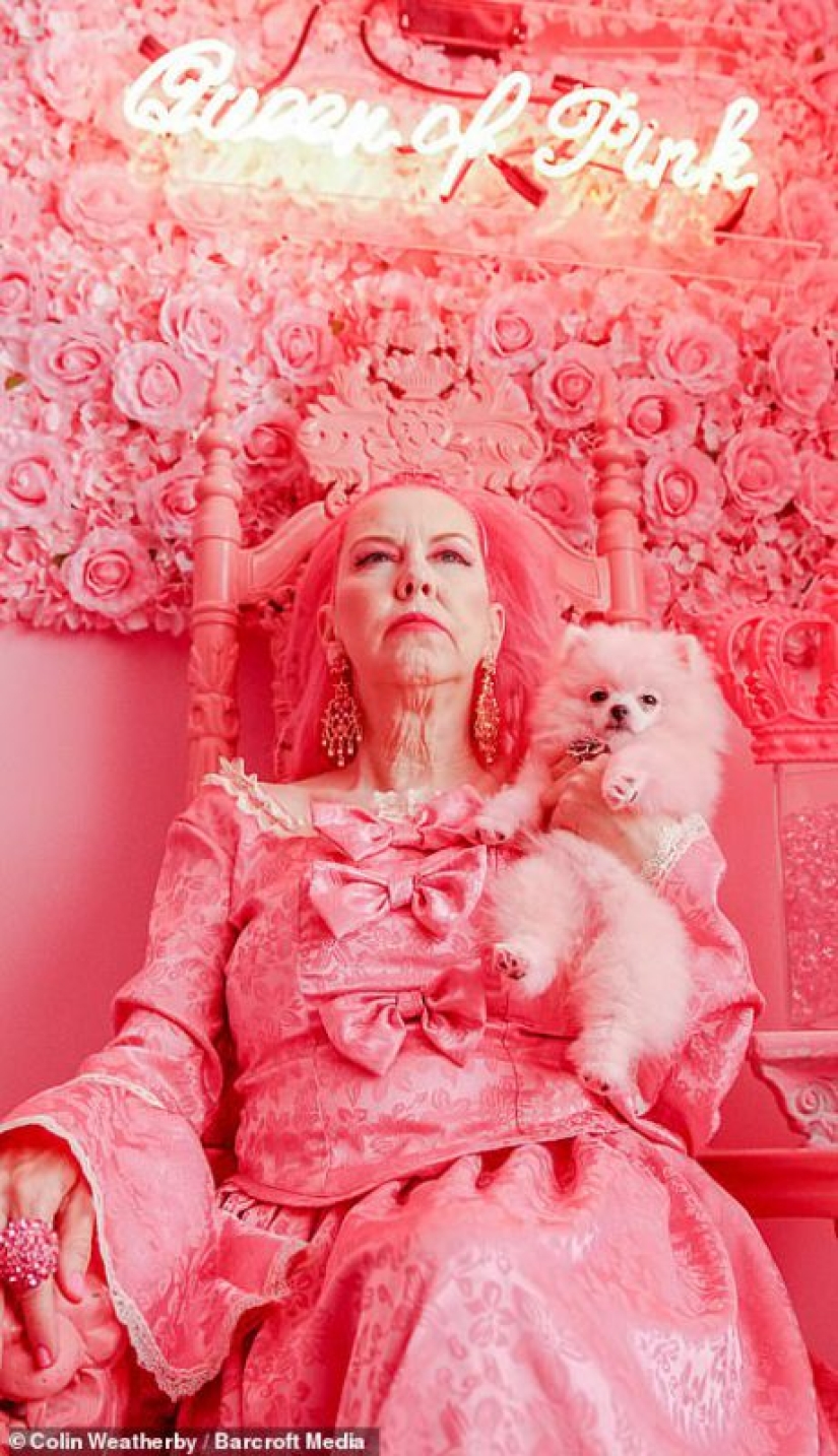 Dos hermanas se conocieron: La Reina del Rosa y la señorita Sunny se hicieron mejores amigas Dos hermanas se conocieron: La Reina del Rosa y la señorita Sunny se hicieron mejores amigas