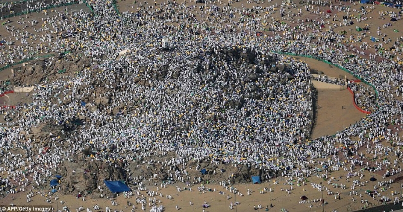 Dos millones de musulmanes se reunieron en el Monte Arafat para la culminación del Hajj