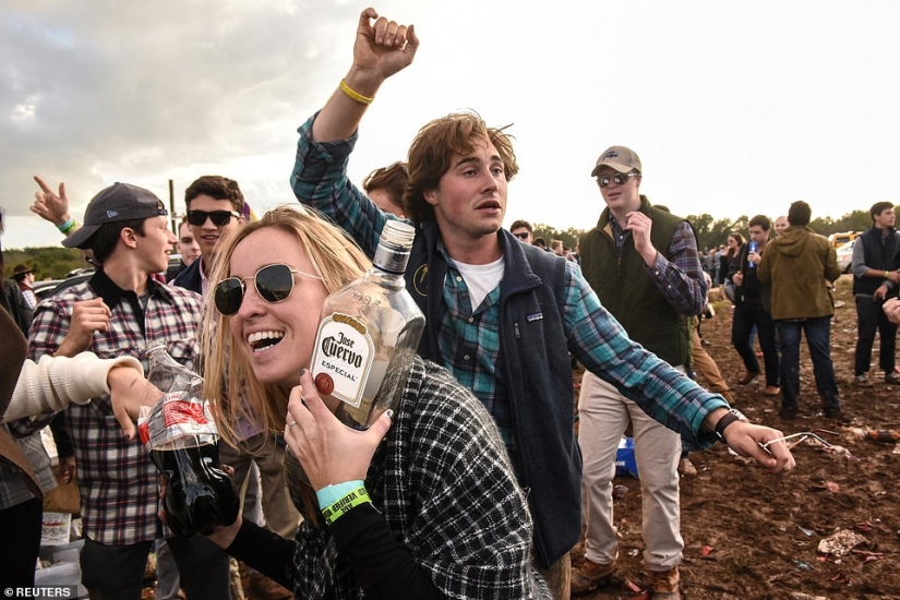 Drunken frenzy, debauchery and bloody skirmishes: how Americans have fun at charity races