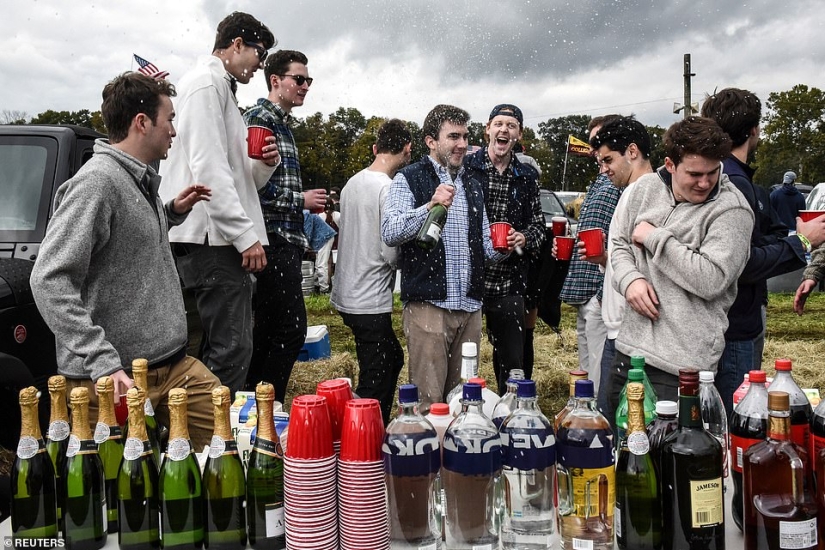 Drunken frenzy, debauchery and bloody skirmishes: how Americans have fun at charity races