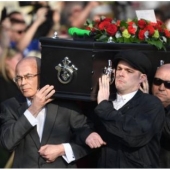 Drunken wake: funeral of the frontman of the band "The Prodigy" Keith Flint ended with a noisy party Drunken wake: funeral of the frontman of the band "The Prodigy" Keith Flint ended with a noisy party