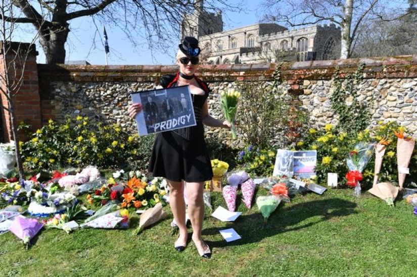 Drunken wake: funeral of the frontman of the band "The Prodigy" Keith Flint ended with a noisy party