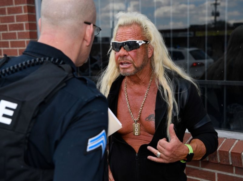 Duane "Dog" Chapman: un cazador de recompensas, que se convirtió mi vida en el reality show Duane "Dog" Chapman: un cazador de recompensas, que se convirtió mi vida en el reality show
