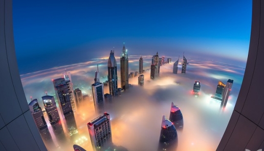 Dubai shrouded in mist Dubai shrouded in mist