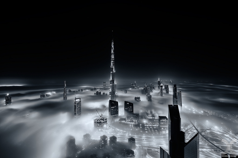 Dubai shrouded in mist Dubai shrouded in mist