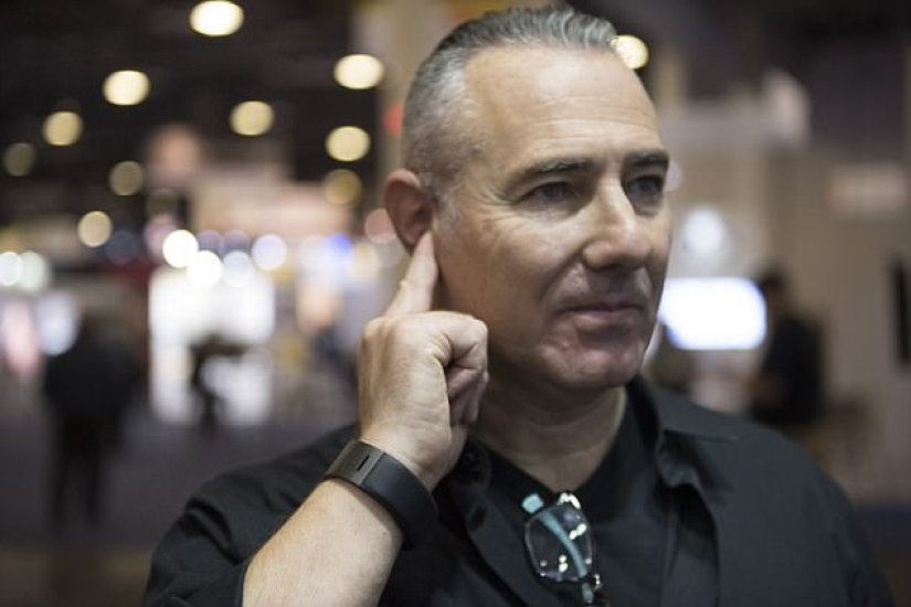 Ducha para perezosos y cazadores de maletas: gadgets del futuro presentados en Las Vegas