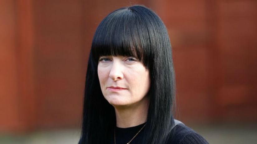 Due to shingles, the British woman now has the face of a "grumpy bitch"