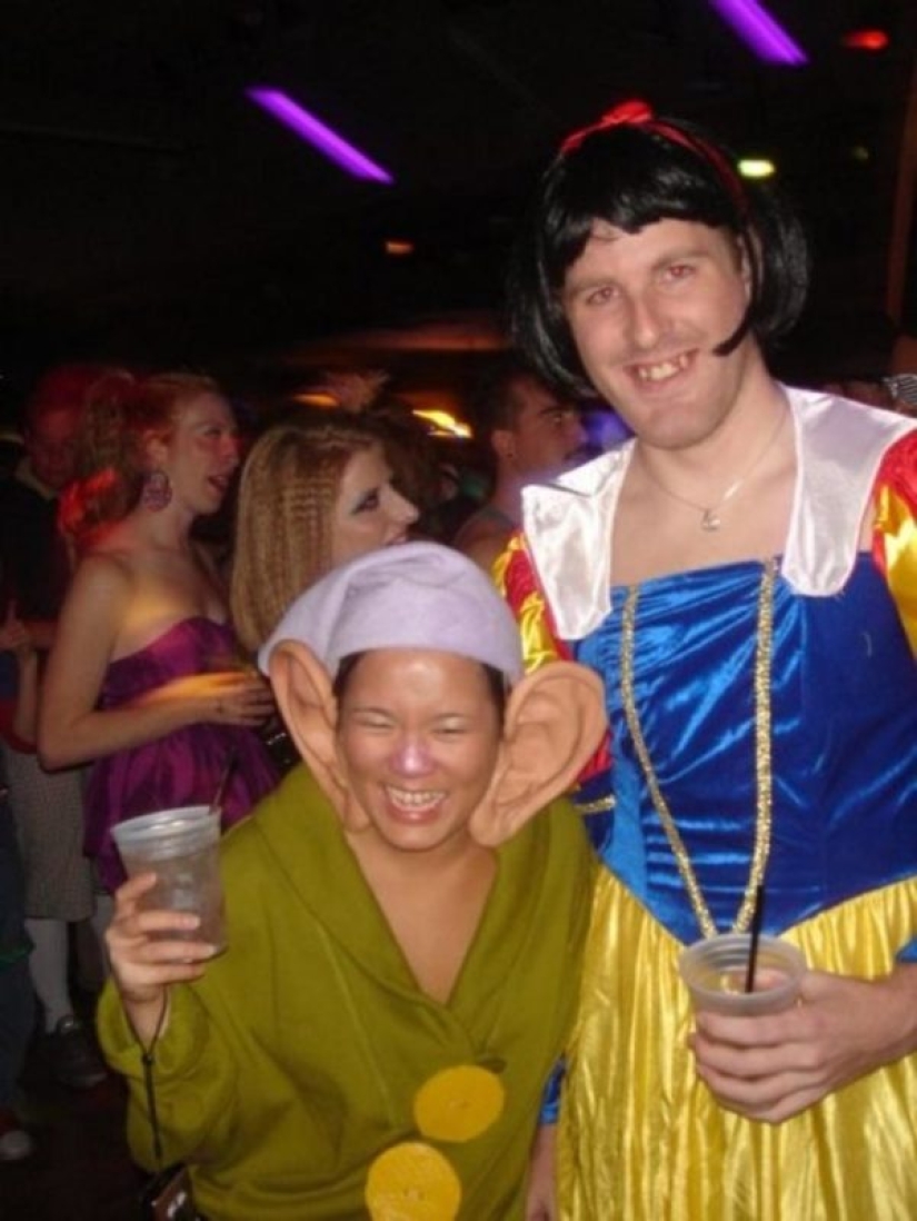 Each creature has a pair! 30 most unusual, funny and terrifying Halloween costumes for two Each creature has a pair! 30 most unusual, funny and terrifying Halloween costumes for two