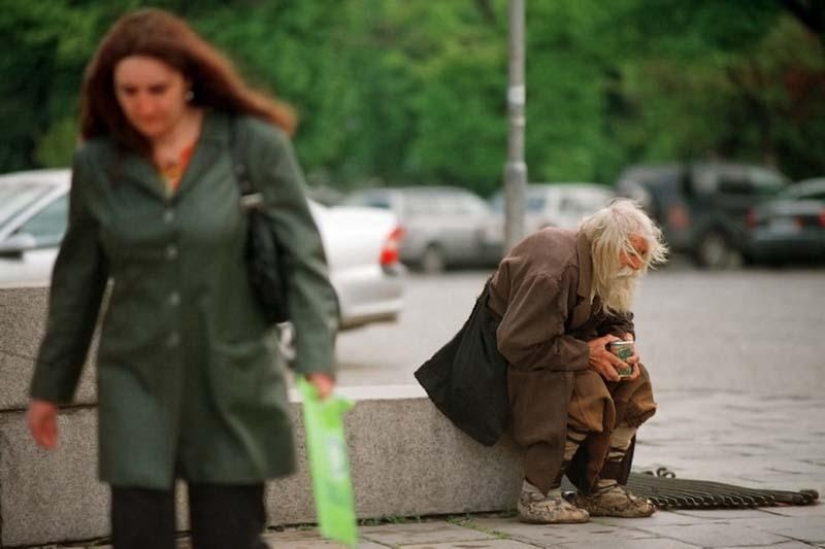El abuelo Dobri es un pobre filántropo