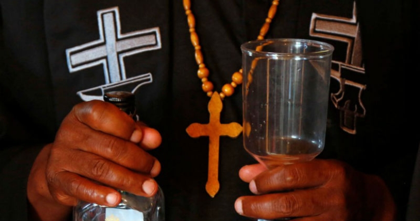 "¡El alcohol no tiene nada de malo!": cómo se celebran los servicios en una iglesia para borrachos "¡El alcohol no tiene nada de malo!": cómo se celebran los servicios en una iglesia para borrachos