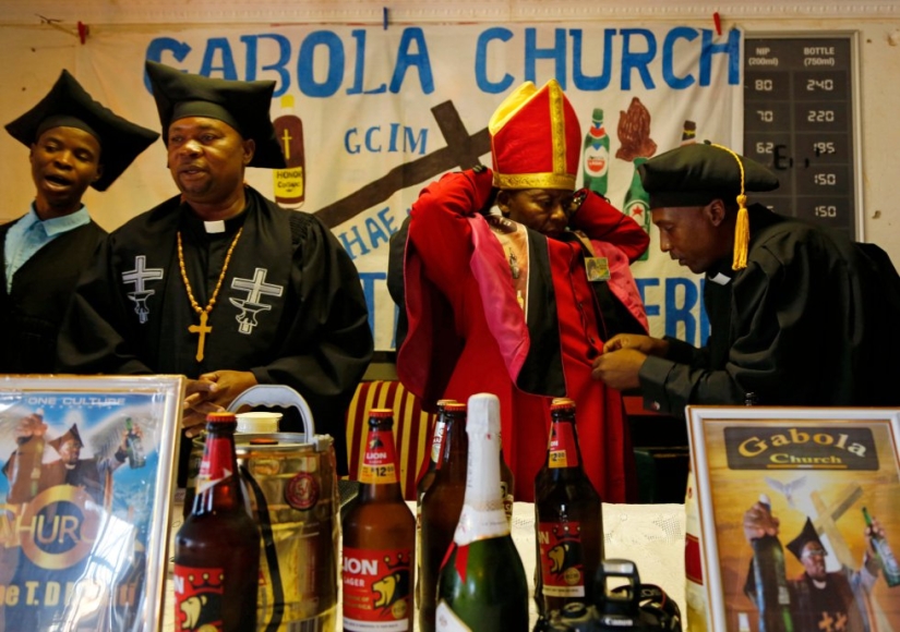 "¡El alcohol no tiene nada de malo!": cómo se celebran los servicios en una iglesia para borrachos "¡El alcohol no tiene nada de malo!": cómo se celebran los servicios en una iglesia para borrachos