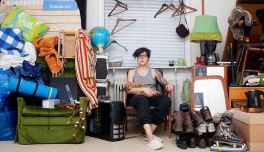 El blogger estadounidense amuebló su hogar, confiando en la elección de los suscriptores. El interior salió para un aficionado