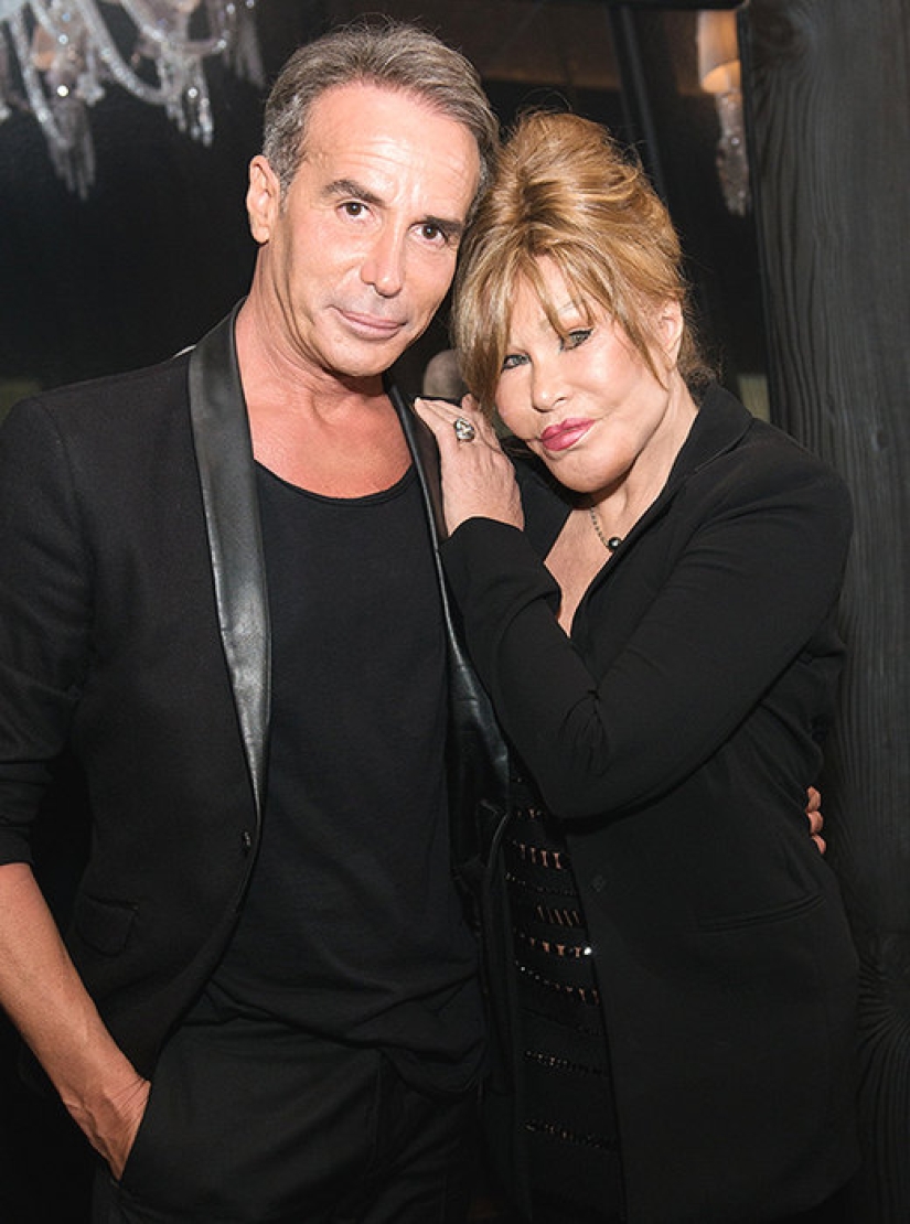 El Club de los Enamorados: cómo son los compañeros de vida de las mujeres obsesionadas con el plástico