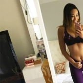 El entrenador con la ayuda de Photoshop mostró claramente cómo se veía la figura ideal en diferentes años El entrenador con la ayuda de Photoshop mostró claramente cómo se veía la figura ideal en diferentes años