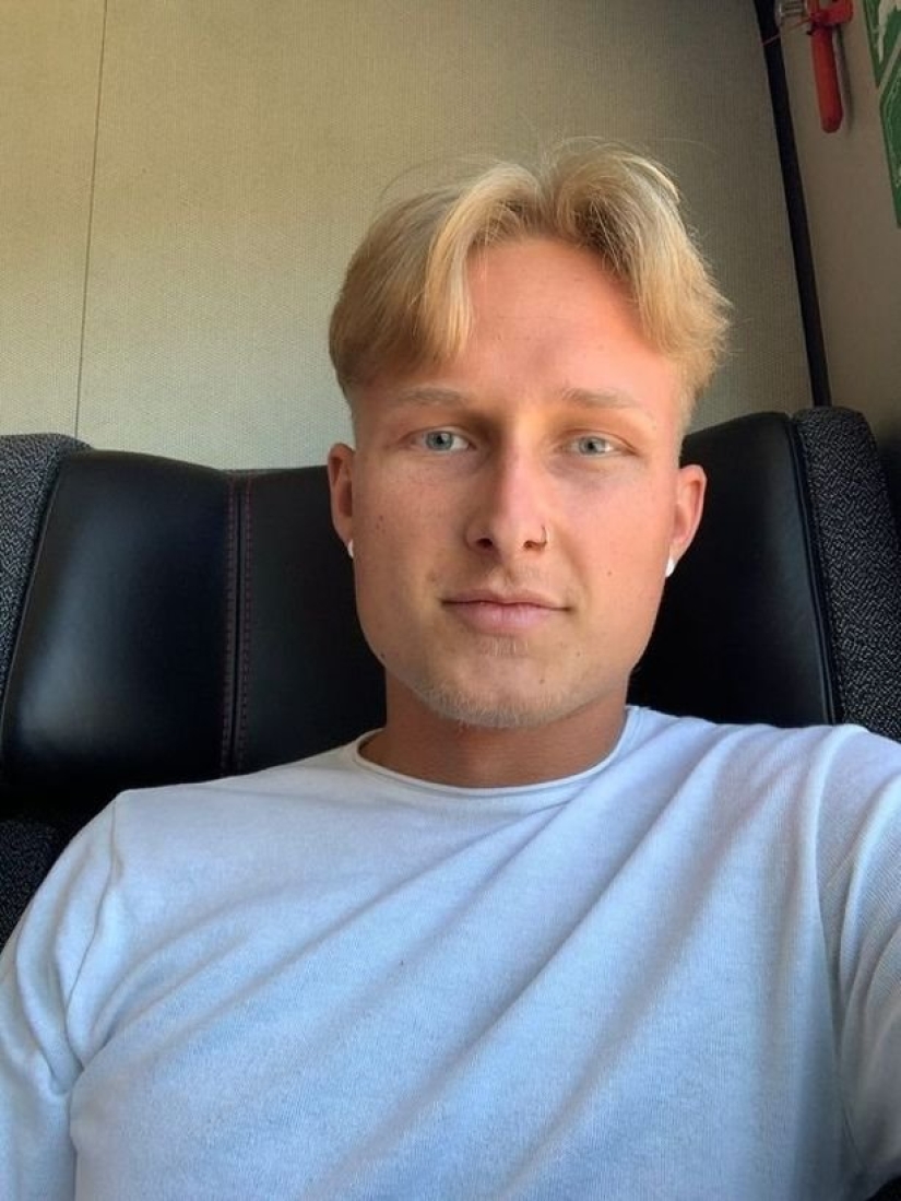 El estadounidense, cubierto de tatuajes sólidos, sorprendió a los suscriptores con fotos de"antes"