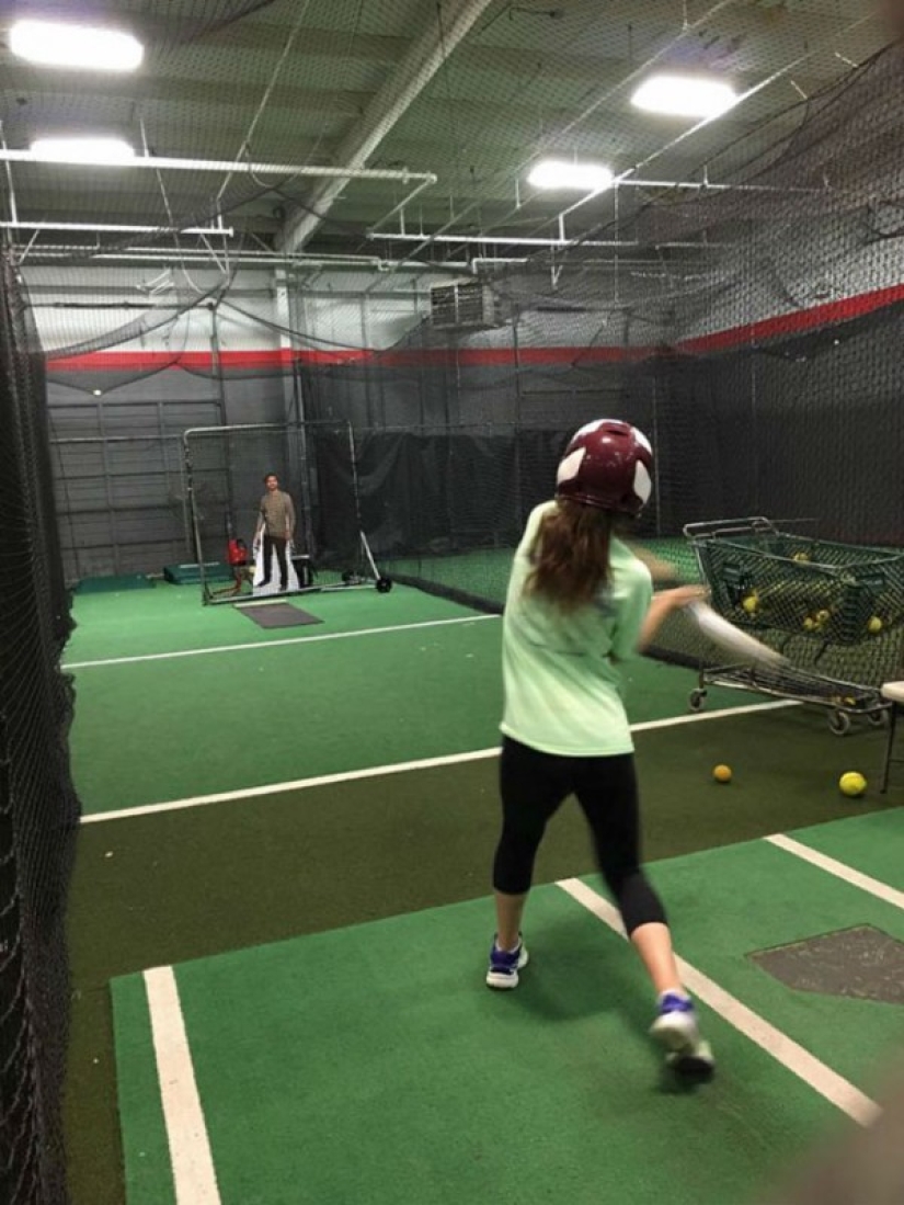 El estudiante le envió a su madre una foto de cuerpo entero de sí mismo, y esto es lo que hizo con ella