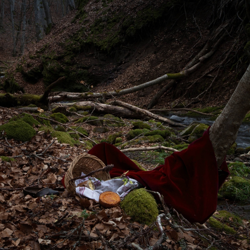 El fotógrafo recrea las fiestas descritas en las páginas de obras literarias famosas
