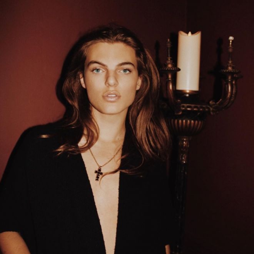 El hijo de Elizabeth Hurley se convierte en mujer: 15" impresionantes " fotos