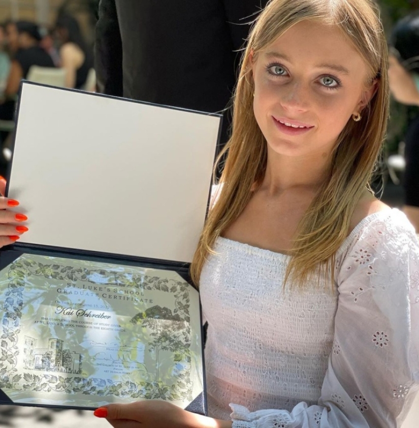 El hijo de la pareja de estrellas Naomi Watts y Liv Schreiber parece haberse convertido en una hija El hijo de la pareja de estrellas Naomi Watts y Liv Schreiber parece haberse convertido en una hija