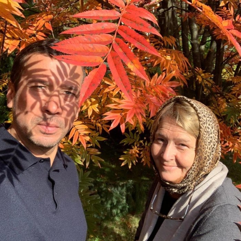 El hijo de mamá para siempre: fotos de 15 artistas rusos con madres El hijo de mamá para siempre: fotos de 15 artistas rusos con madres