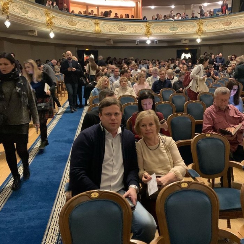 El hijo de mamá para siempre: fotos de 15 artistas rusos con madres El hijo de mamá para siempre: fotos de 15 artistas rusos con madres