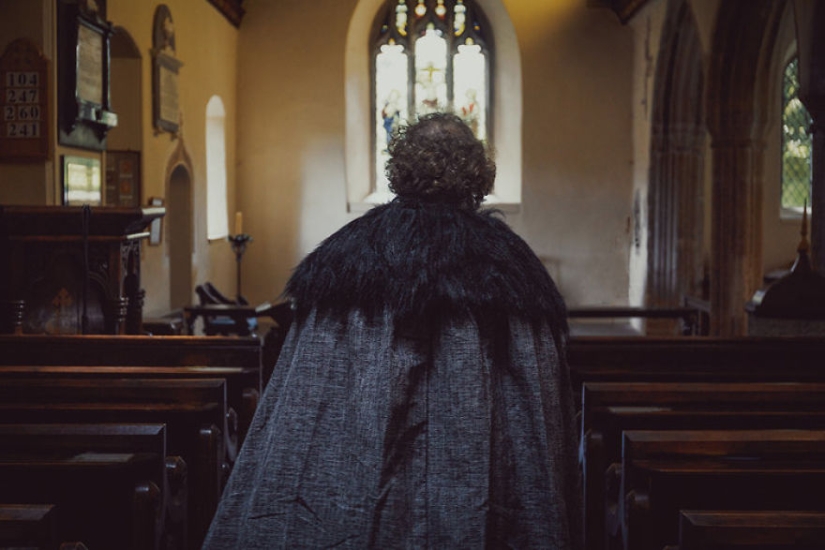 El hombre tiene una crisis de mediana edad y organizó una sesión de fotos al estilo de "Juego de Tronos"